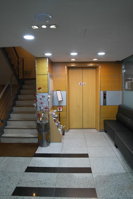 Apartment Hoegi Coop *